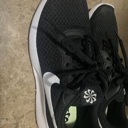 Women’s Nike Size 9