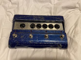 Line 6 MM4 Modulation Modeler Pedal with Power Supply (3 of 4 presets work)