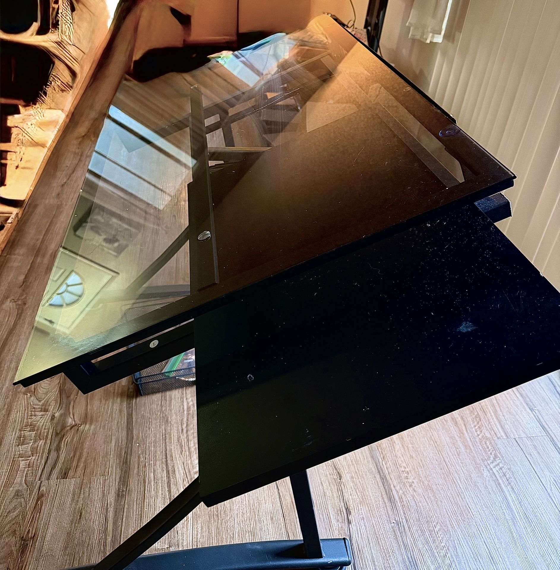 "Unleash Your Creativity: Discover the Perfect Art Table!
