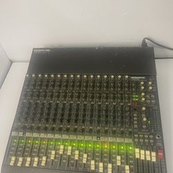 Mackie CR1604-VLZ Pro 16 Channel Mic/Line Mixer Working