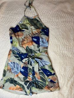 CBR Tropical Leaf Print Halter Romper Size Small NWT