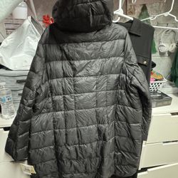 Micheal Kors Thin Puffer Jacket With It’s Own Bag