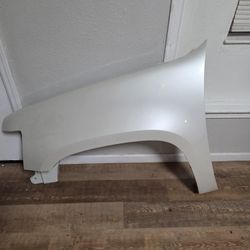 2007 Chevy Avalanche Driver Side Front Fender 