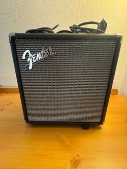 Fender Rumble 15 Bass Amp + Cable