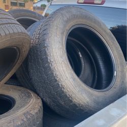 I got four tires in good condition. Size number 275/65/18.
