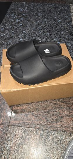 Yeezy Slides Size 7 Women
