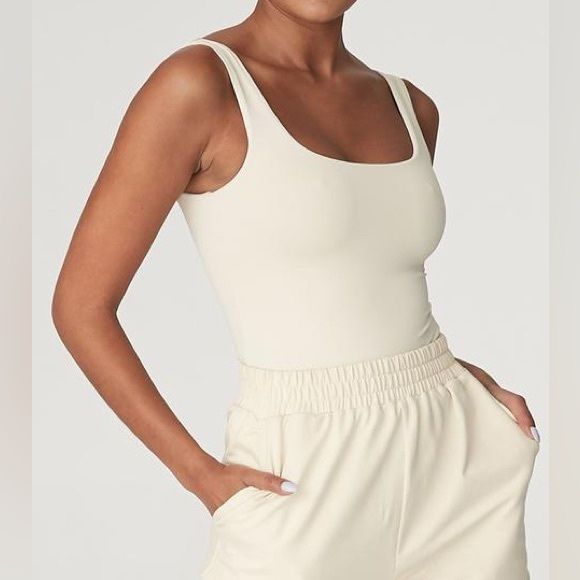 Meshki Jaelyn Thick Strap Scoop Neck Bodysuit Sz M