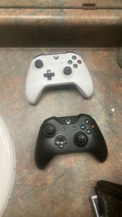 Xbox One controllers