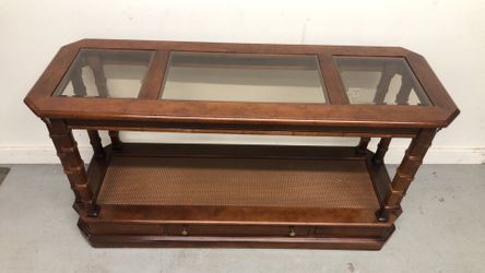 50”wx27”hx17”d very good condition Table