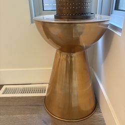 Rose gold round end table