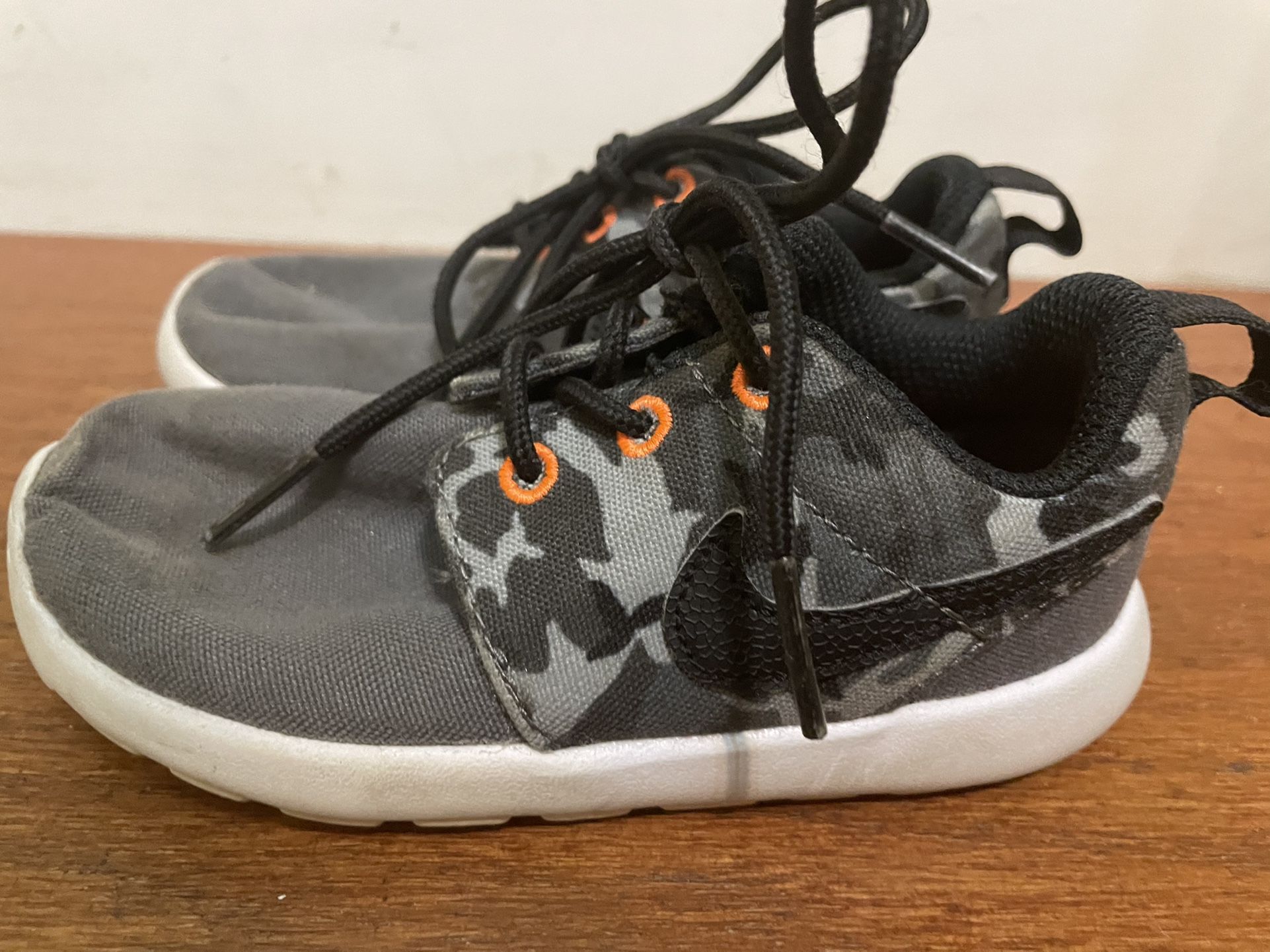 NIKE Camo Sneakers - Toddle Boys