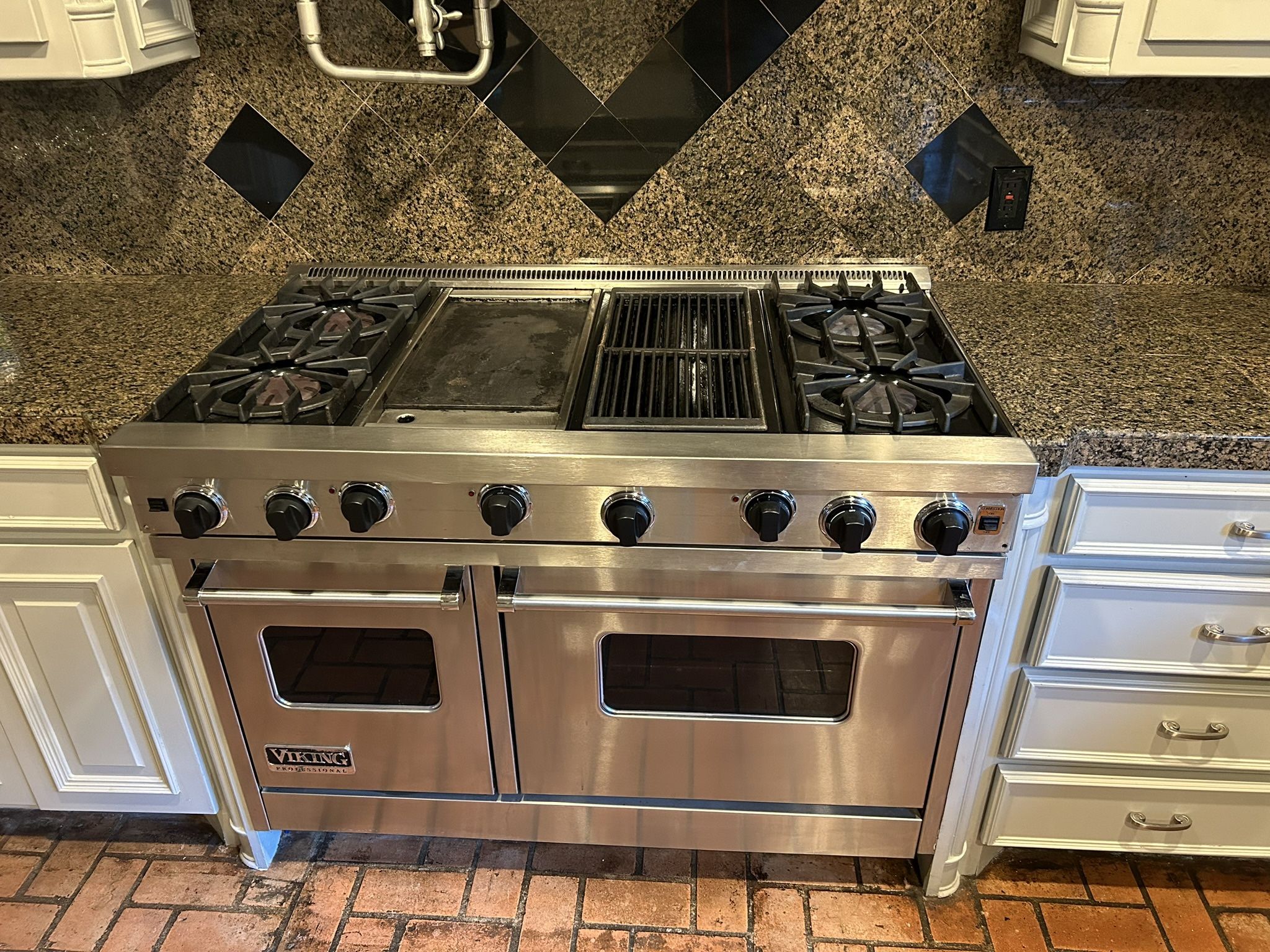 VIKING VGIC485-4GQSS - 48" PRO Gas Range Oven 4 Burners + Griddle +grill