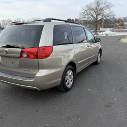 2010 Toyota Sienna
