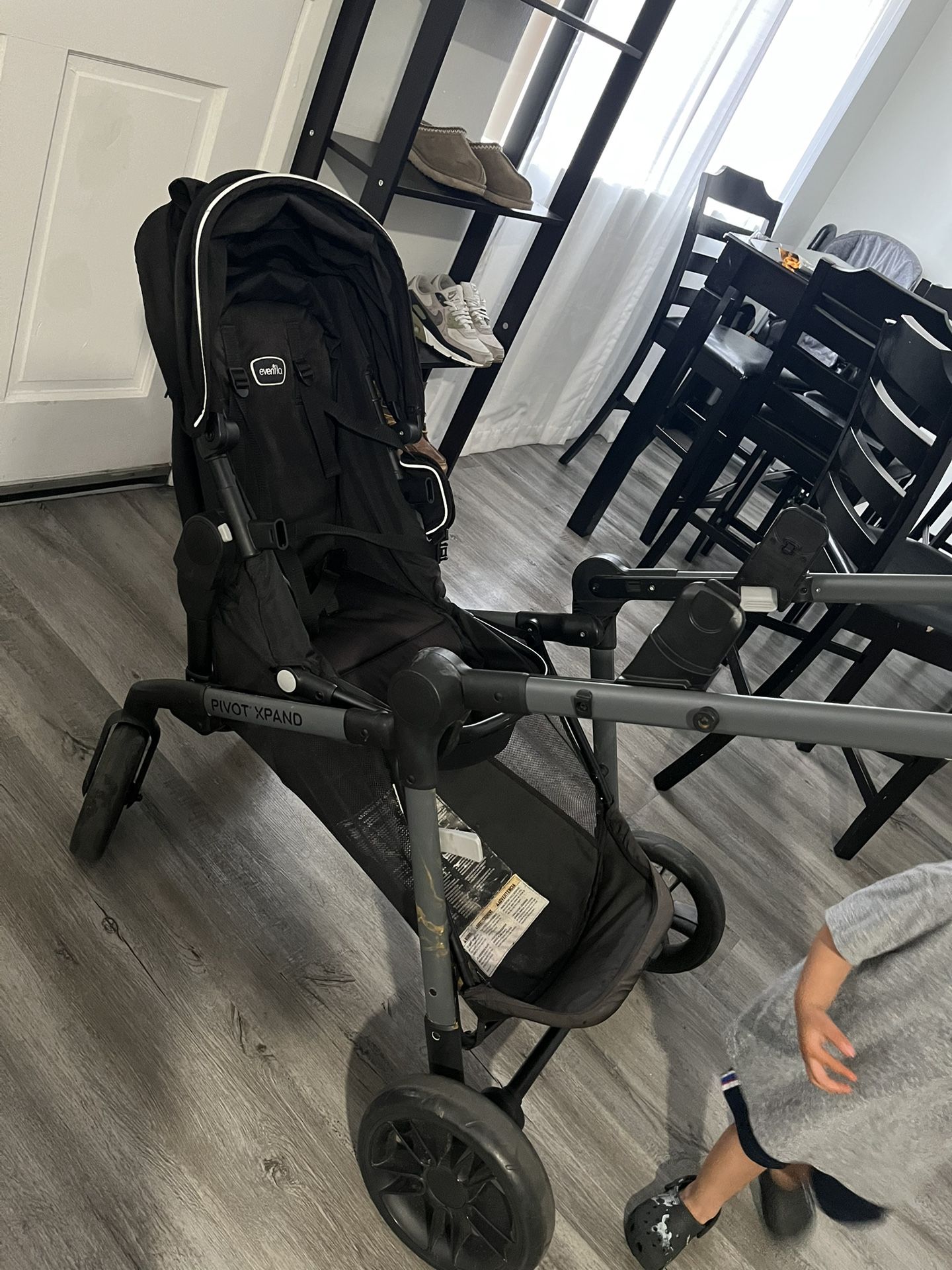 Evenflo pivot Xpand
