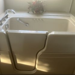 Jacuzzi Walk-in Tub