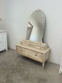 VINTAGE MIRROR VANITY $360