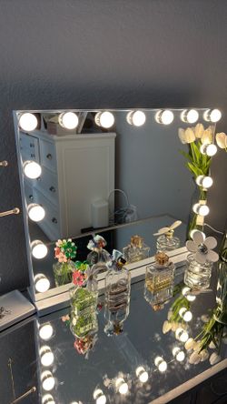 Vanity mirror