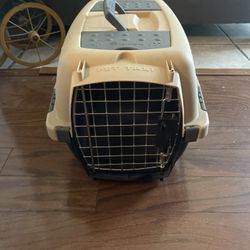Small Pet Kennel/ Crate