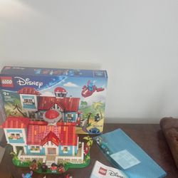 LEGO Disney Lilo and Stitch Beach House Building Toy with 5 Minifigures 43268 In excellent condition  Will disassemble prior shipment   DIMENSIONS – T