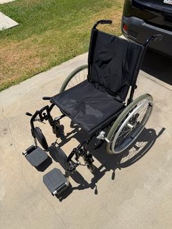 Cougar Series Wheel Chair Like New