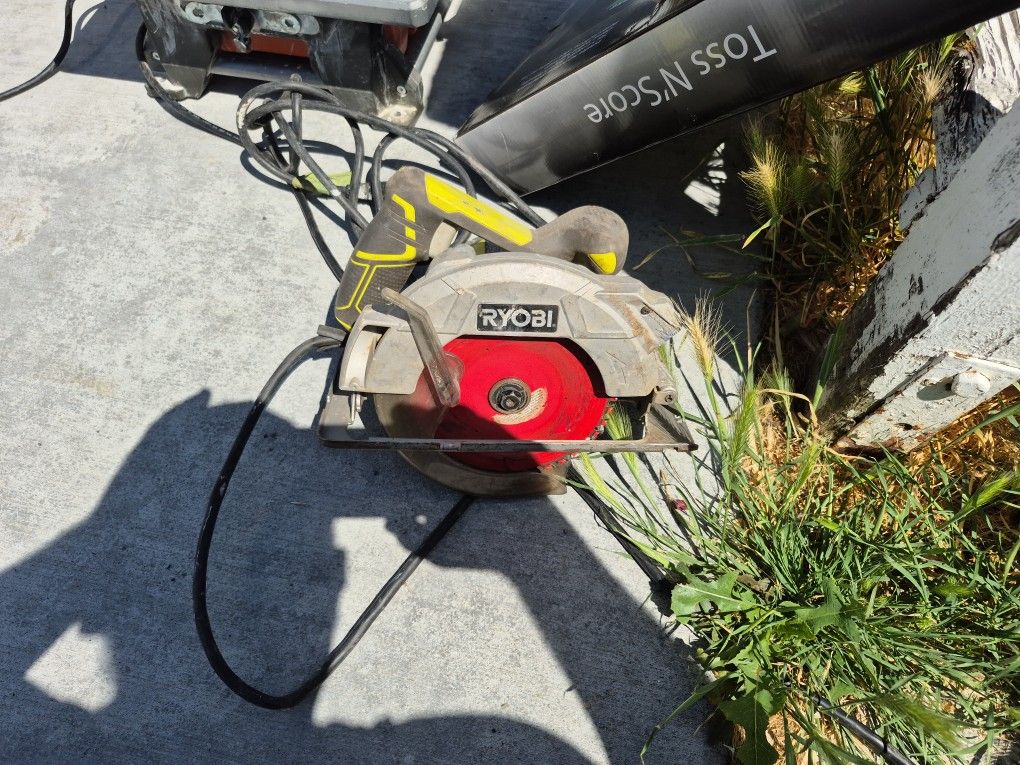 Circular Saw Plug In