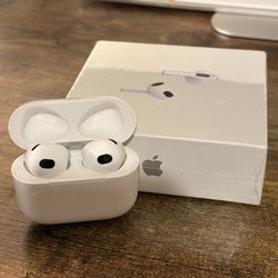 Apple AirPods 3rd Gen w/ MagSafe Case – Works Perfect