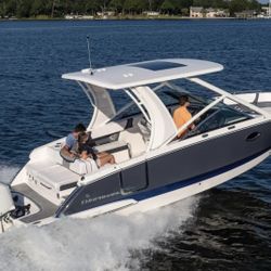 Beautiful Chaparral 280 OSX powered by 2 x 250 Yamaha