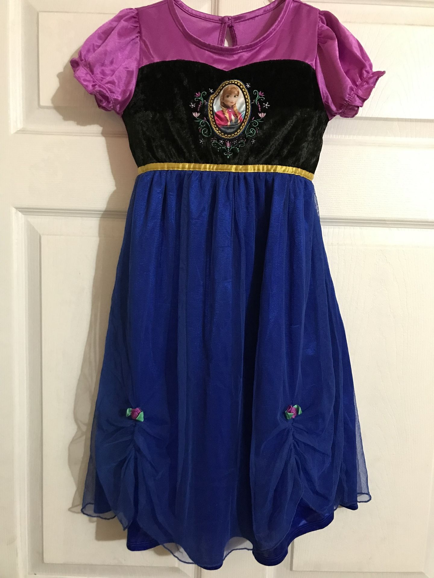 Princess nightgown Size (S) $5 Each