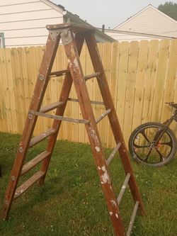 7 Ft Tall Wood Ladder Sturdy