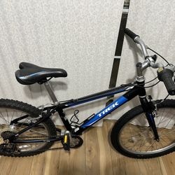 Trek FX Mountain Bike