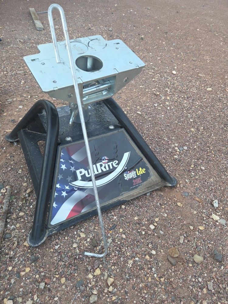 Fifth Wheel Hitch