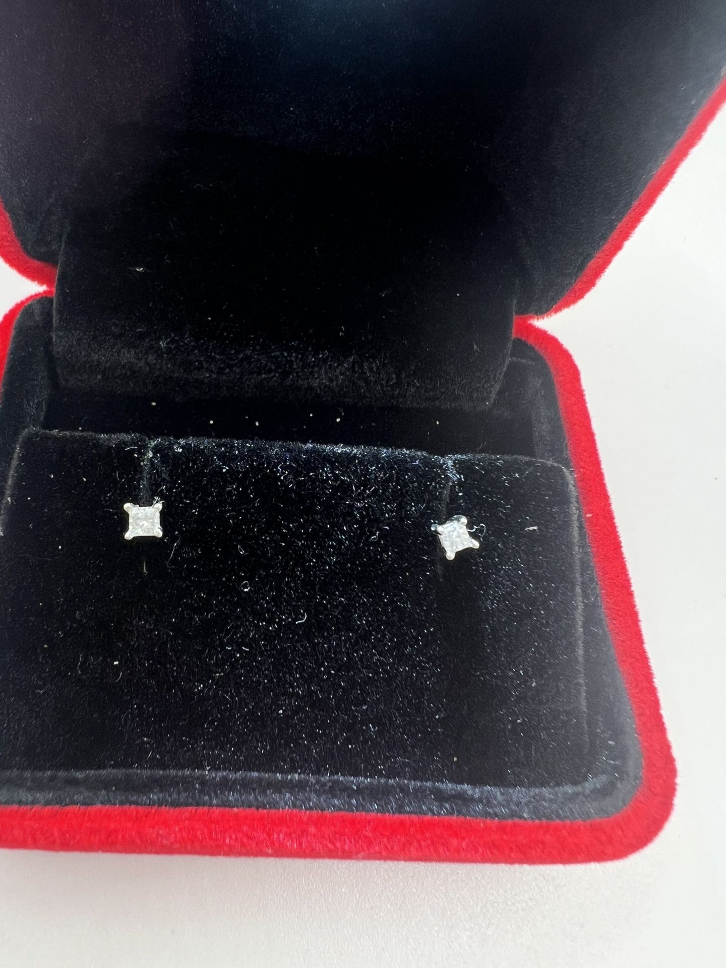 14 K Solid Gold And Diamonds Earrings