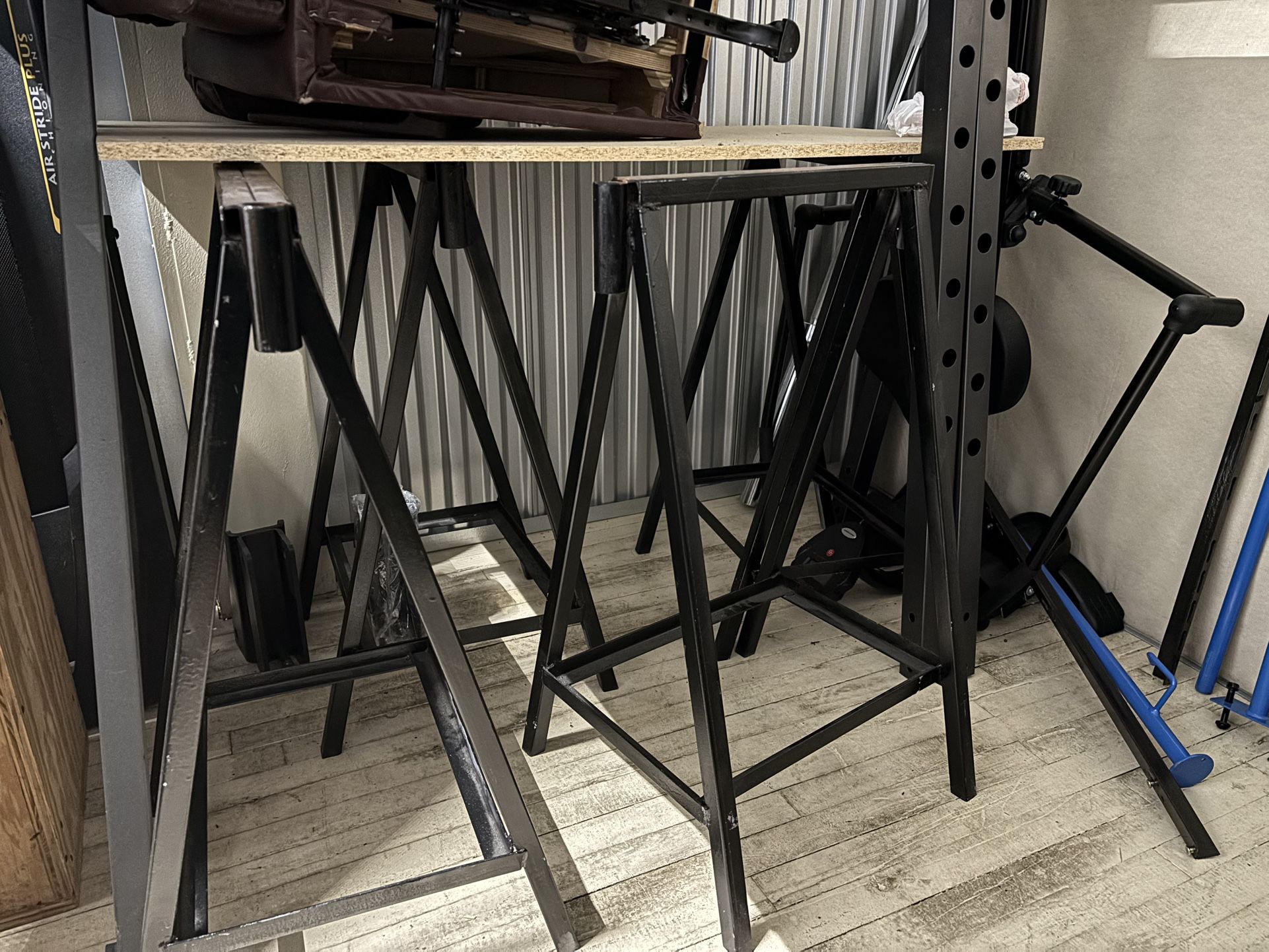 Carpenter Stand