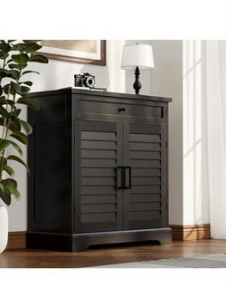 Shoe cabinet