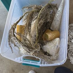 Assorted Winter/Christmas Decor