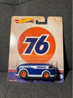 Hot Wheels Premium Haulin' Gas Union 76