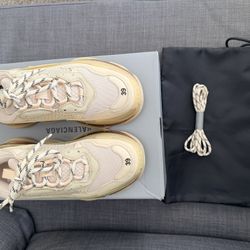 Balenciaga triple-S Sneaker