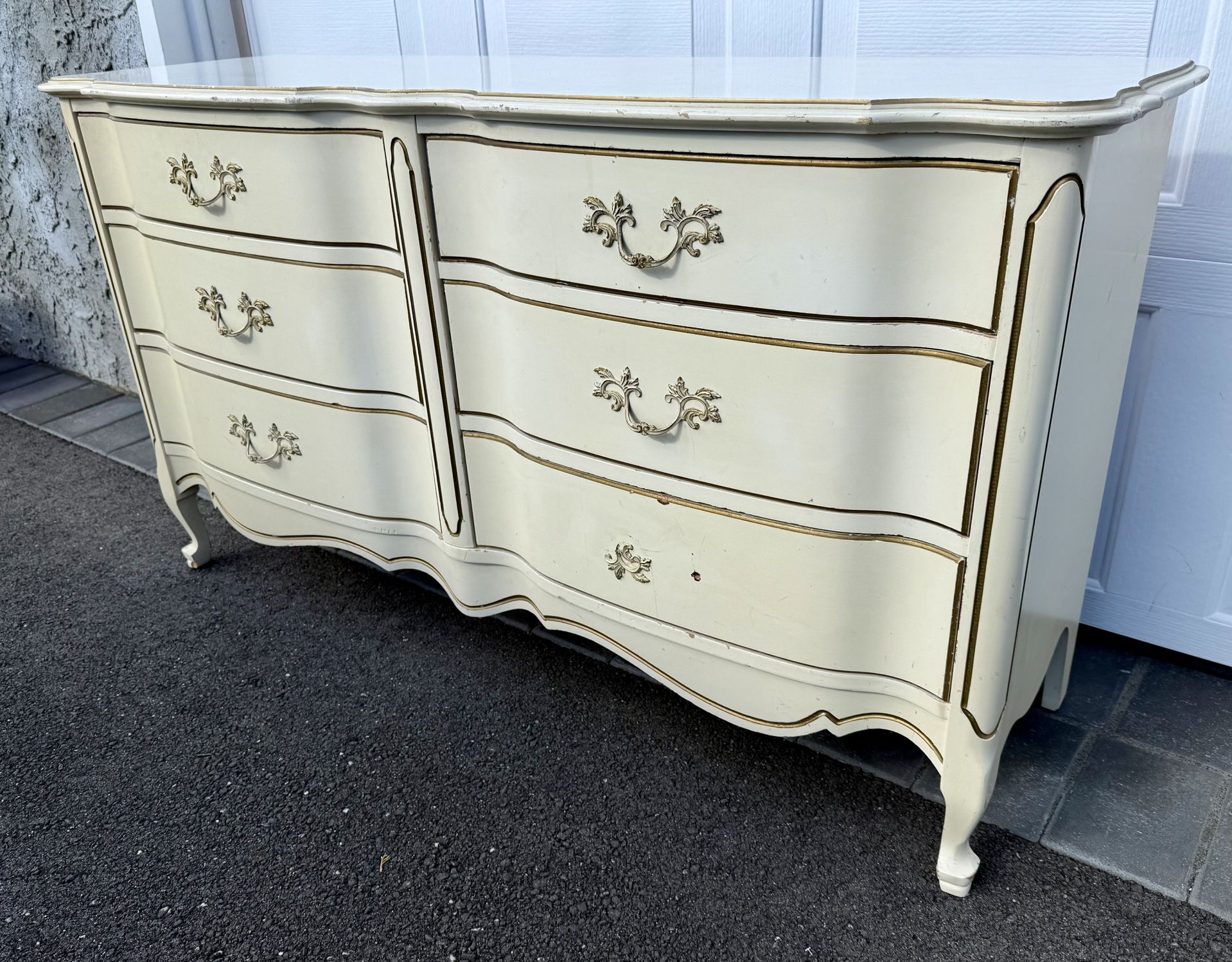 Johnson Carper French Provincial 6 Drawer Double Dresser