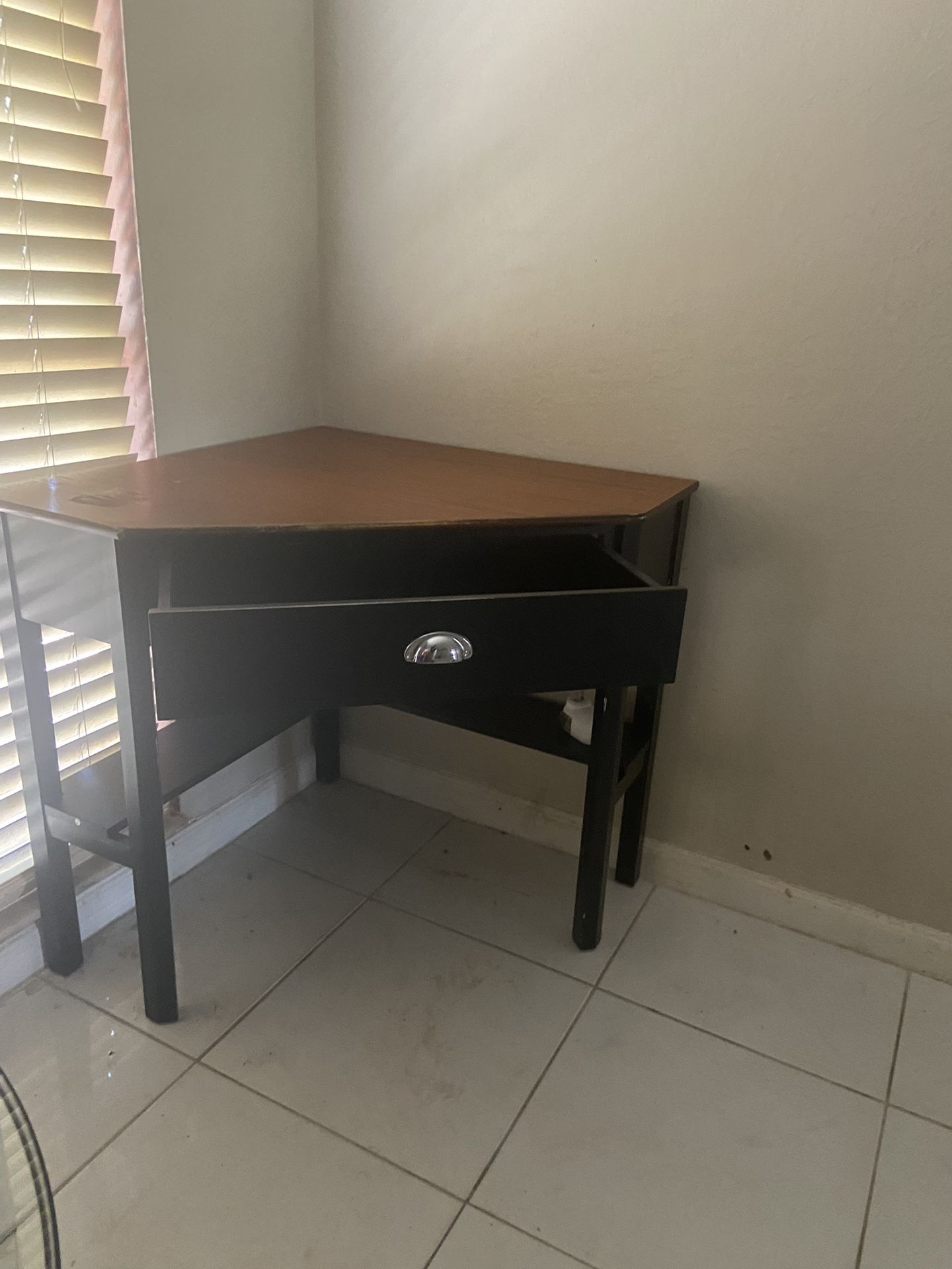 Corner coffee table I wood