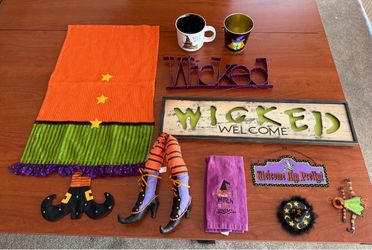 Wicked Witch Wizard of Oz Halloween decorations Towel signs coffee cup