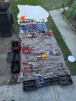 TOOLS - MILWAUKEE, HUSKY, DEWALT, DRILLS, WRENCHES, SOCKETS, BITS, SCREWDRIVERS - CHECK DESC