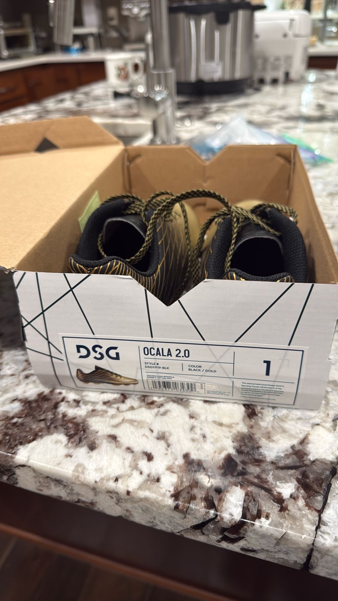 DSG Golden Kid Soccer Cleats Size 1