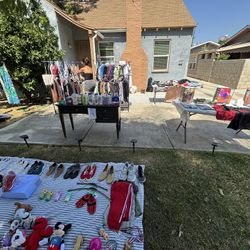 🔥 MASSIVE Yard Sale Blow-Out – EVERYTHING for $250 (Glendale) 🔥 lotion, conditioner, sweat, sweaters, Levi’s, Sunny Angels