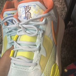 Nike Kyrie 8 Eagle size 9