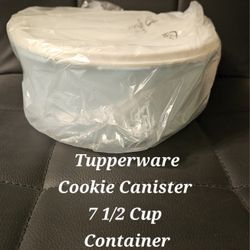 Tupperware Cookie Canister 7 1/2 Cup Container