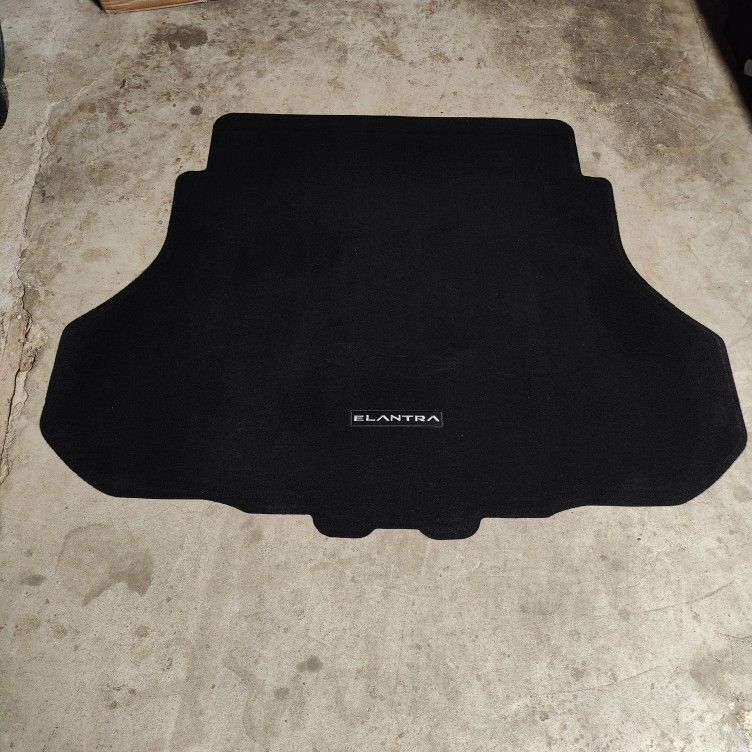Hyundai Elantra 2021-23 Cargo Tray Liner