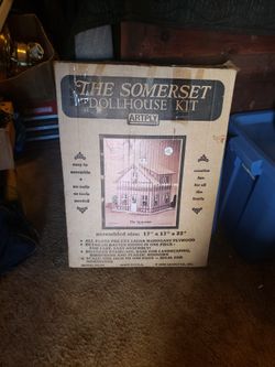 Vintage Artply The Somerset Wood Dollhouse Kit NOS 1982 
