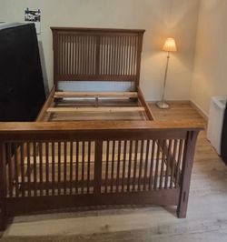 Queen size Mission style solid wood bed frame