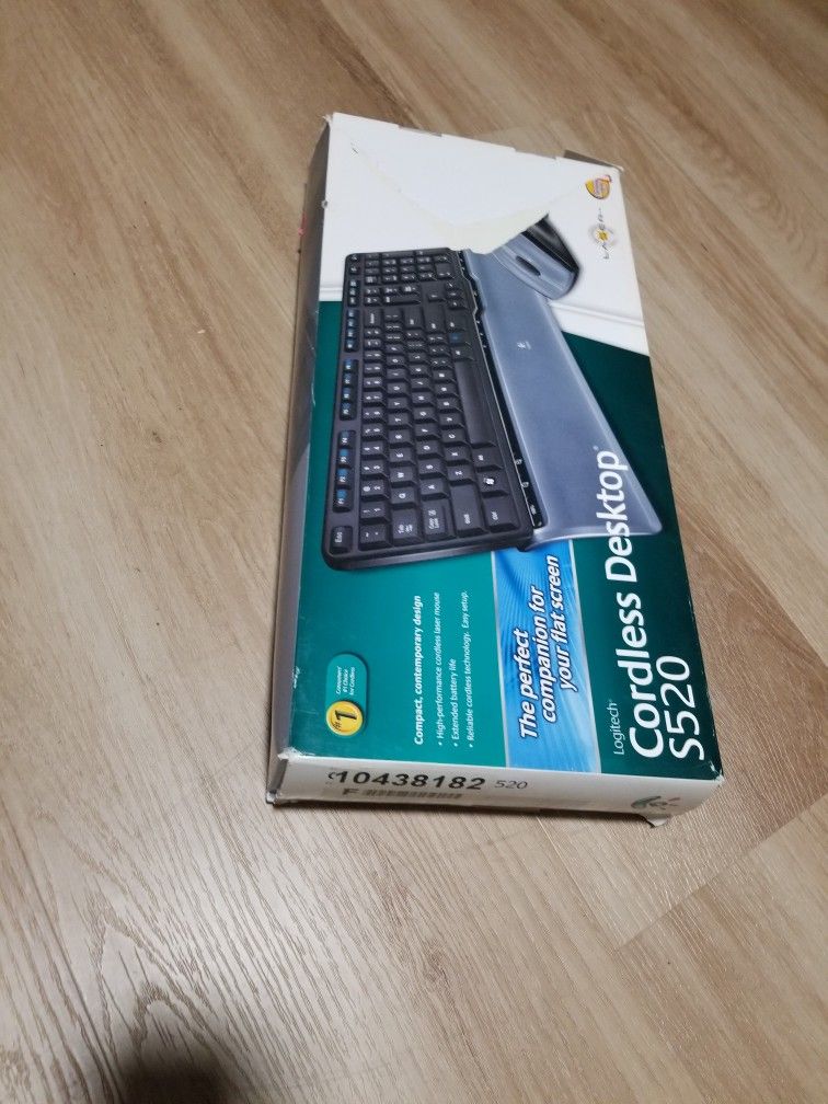 Logitech Cordless Desktop S520 Keyboard and Laser Mouse (Black/Grey)