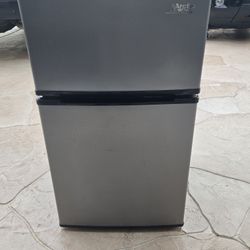 Mini Refrigerator 